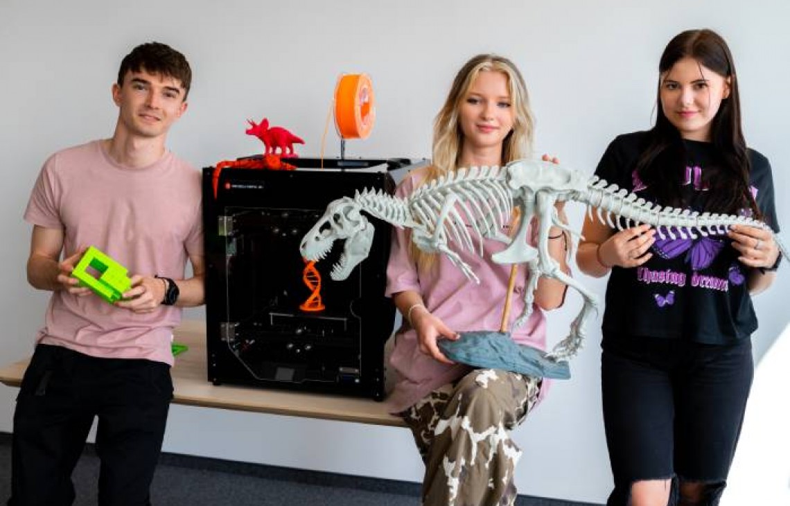 Technik druku 3D – zawód przyszłości czy hobby   inżynierów?  Jak technologia zmienia kompetencje i angażuje   uczniów?